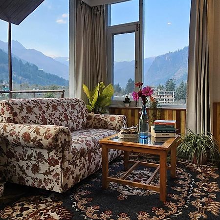 Hotel Apple Flower Manāli Exteriör bild