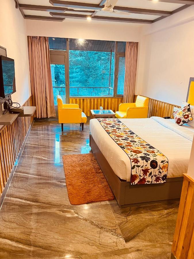 Hotel Apple Flower Manāli Exteriör bild